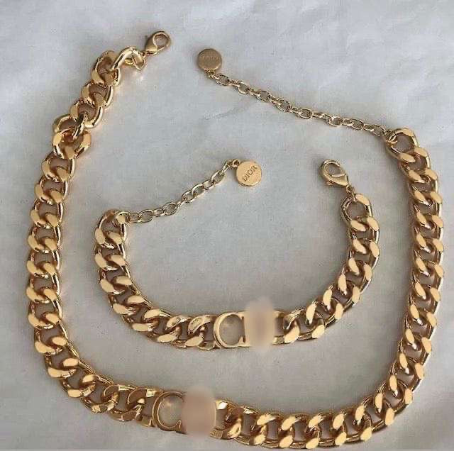 Elena necklace
